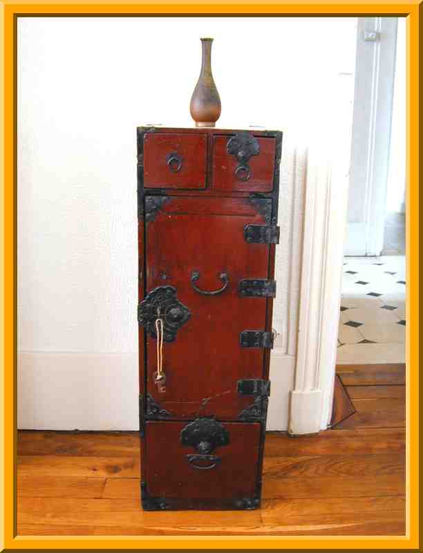Salesman Chest